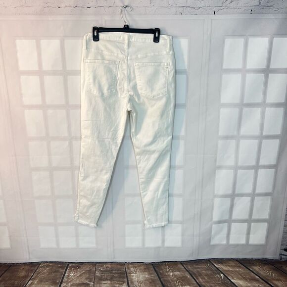 Madewell 10" High-Rise Skinny Jeans in Pure White: Step-Hem Edition size 10 - Picture 9 of 14